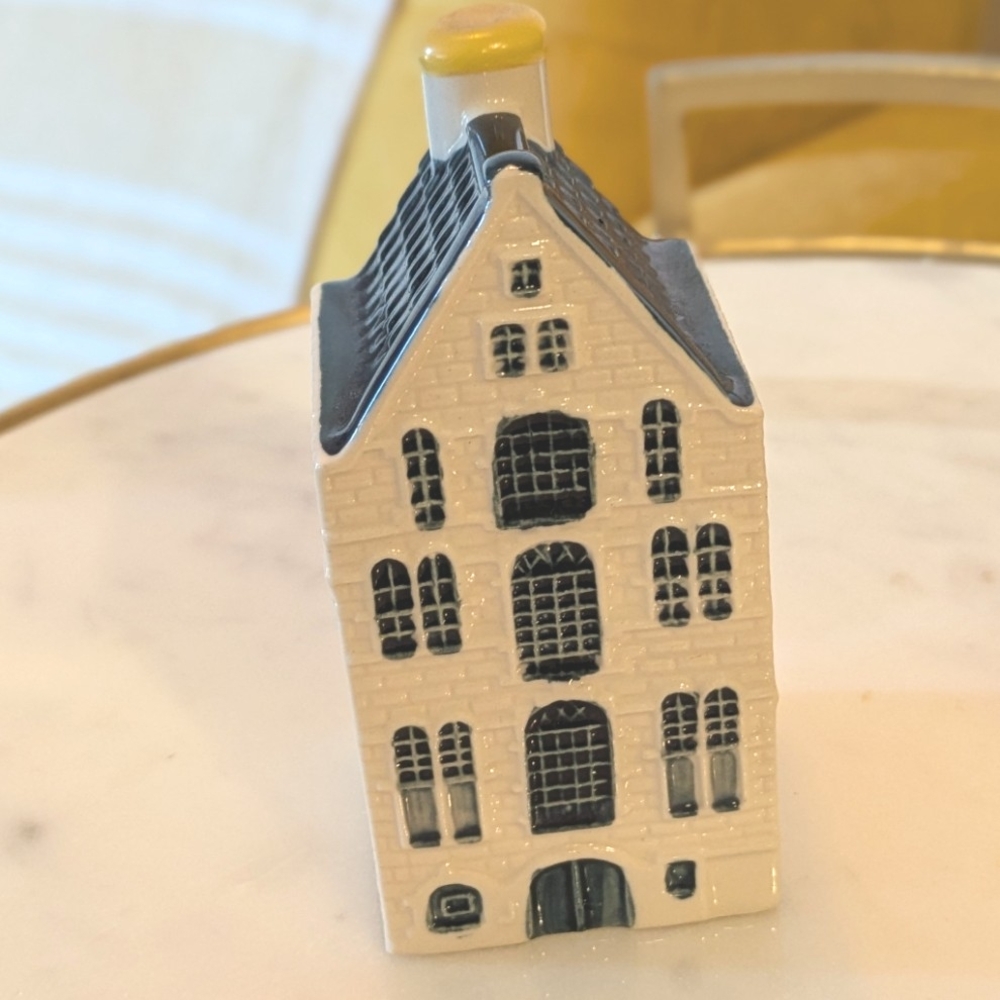 KLM Miniature 37